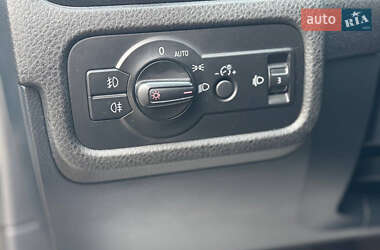 Внедорожник / Кроссовер Volkswagen Touareg 2013 в 