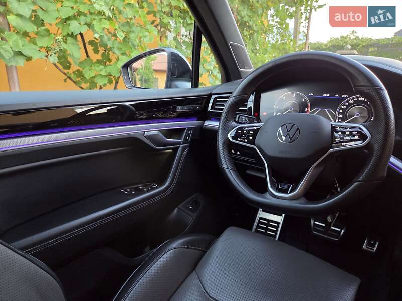 Внедорожник / Кроссовер Volkswagen Touareg 2021 в Иршаве