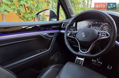 Внедорожник / Кроссовер Volkswagen Touareg 2021 в 