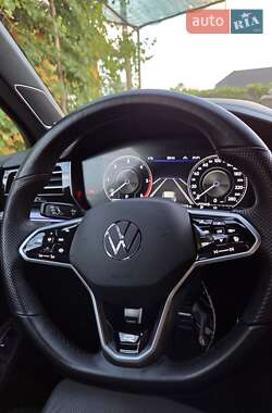 Внедорожник / Кроссовер Volkswagen Touareg 2021 в 
