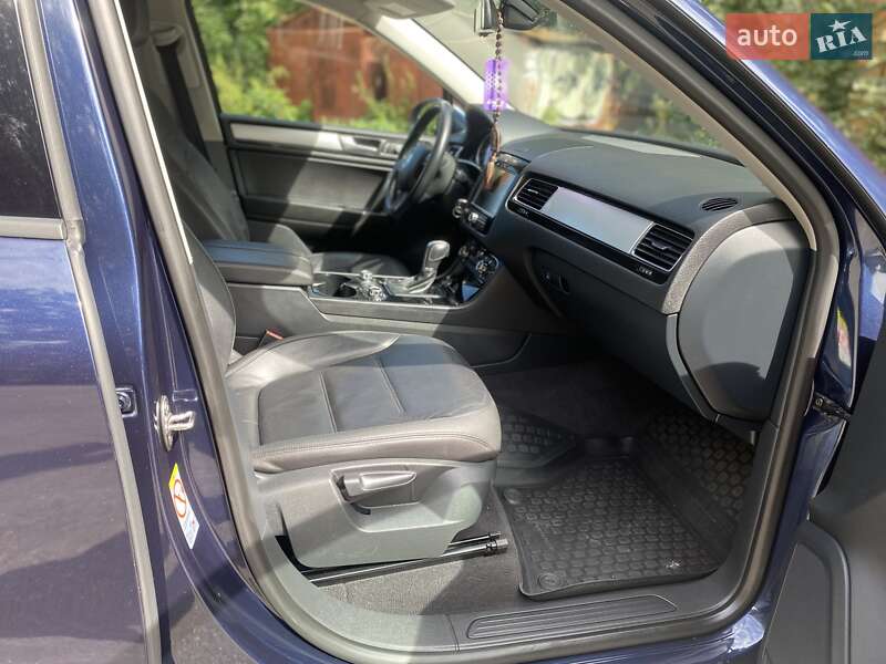Позашляховик / Кросовер Volkswagen Touareg 2013 в Вінниці