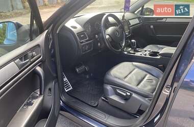 Внедорожник / Кроссовер Volkswagen Touareg 2013 в 