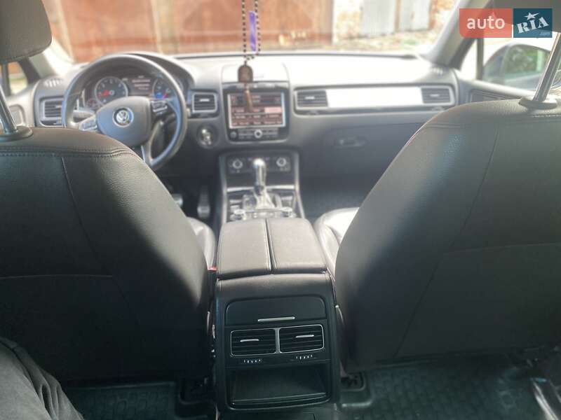 Позашляховик / Кросовер Volkswagen Touareg 2013 в Вінниці