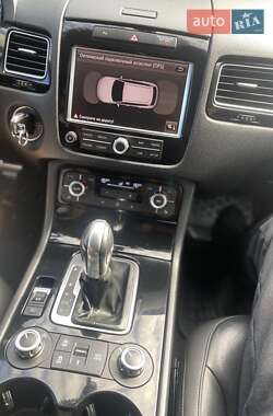 Внедорожник / Кроссовер Volkswagen Touareg 2013 в 