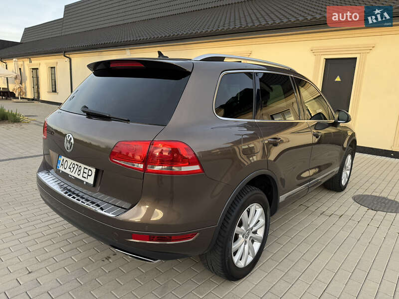 Внедорожник / Кроссовер Volkswagen Touareg 2014 в Мукачево