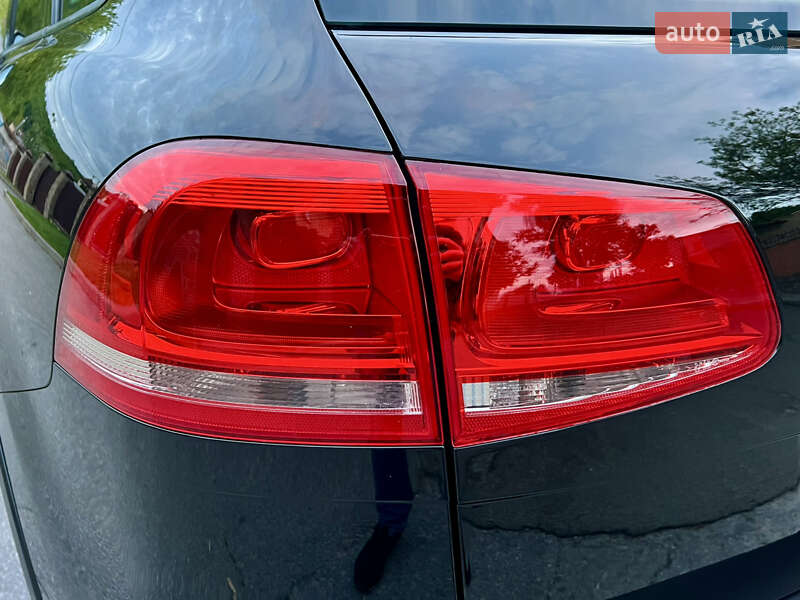 Позашляховик / Кросовер Volkswagen Touareg 2015 в Києві фото 22 Позашляховик / Кросовер Volkswagen Touareg 2015 в Києві