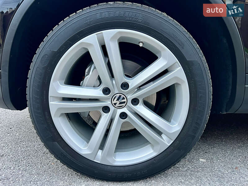 Позашляховик / Кросовер Volkswagen Touareg 2015 в Києві фото 27 Позашляховик / Кросовер Volkswagen Touareg 2015 в Києві