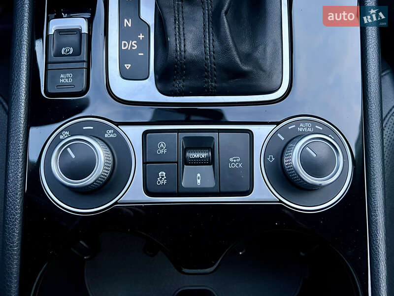 Позашляховик / Кросовер Volkswagen Touareg 2015 в Києві фото 45 Позашляховик / Кросовер Volkswagen Touareg 2015 в Києві