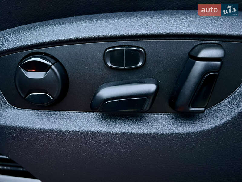 Позашляховик / Кросовер Volkswagen Touareg 2015 в Києві фото 54 Позашляховик / Кросовер Volkswagen Touareg 2015 в Києві