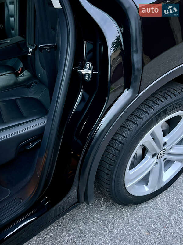 Позашляховик / Кросовер Volkswagen Touareg 2015 в Києві фото 82 Позашляховик / Кросовер Volkswagen Touareg 2015 в Києві