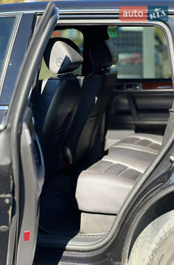 Внедорожник / Кроссовер Volkswagen Touareg 2006 в 