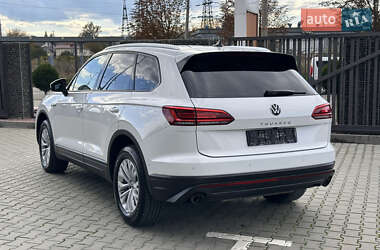 Внедорожник / Кроссовер Volkswagen Touareg 2020 в 