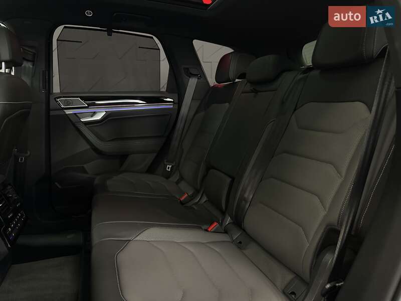 Позашляховик / Кросовер Volkswagen Touareg 2025 в Тернополі
