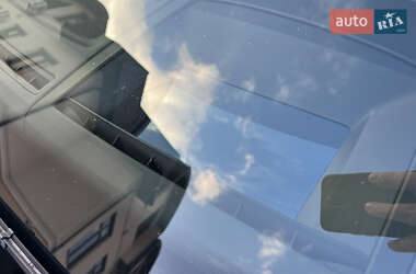 Внедорожник / Кроссовер Volkswagen Touareg 2019 в 