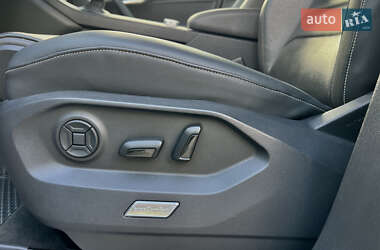 Внедорожник / Кроссовер Volkswagen Touareg 2019 в 