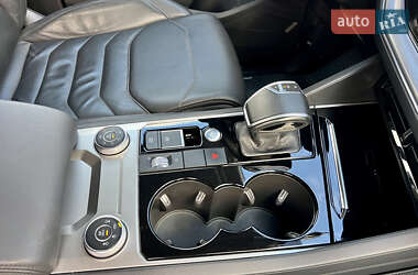 Внедорожник / Кроссовер Volkswagen Touareg 2019 в 