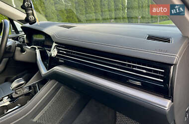 Внедорожник / Кроссовер Volkswagen Touareg 2019 в 