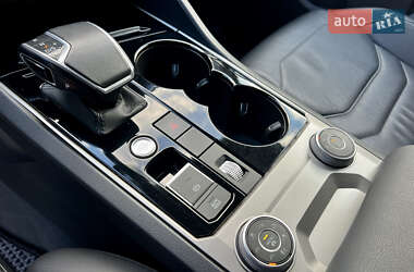 Внедорожник / Кроссовер Volkswagen Touareg 2019 в 