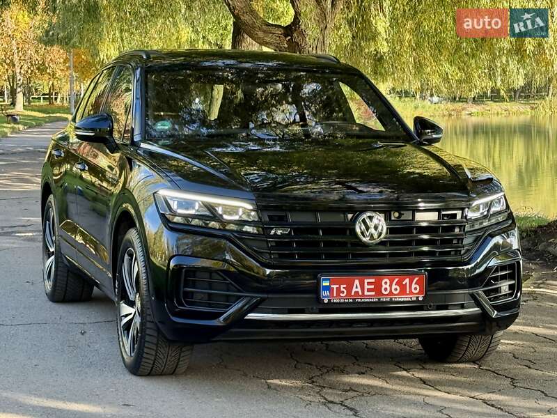 Позашляховик / Кросовер Volkswagen Touareg 2020 в Рівному