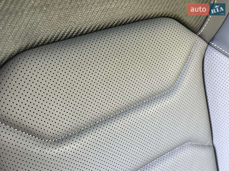 Позашляховик / Кросовер Volkswagen Touareg 2020 в Рівному