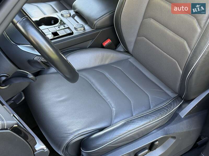 Позашляховик / Кросовер Volkswagen Touareg 2020 в Рівному