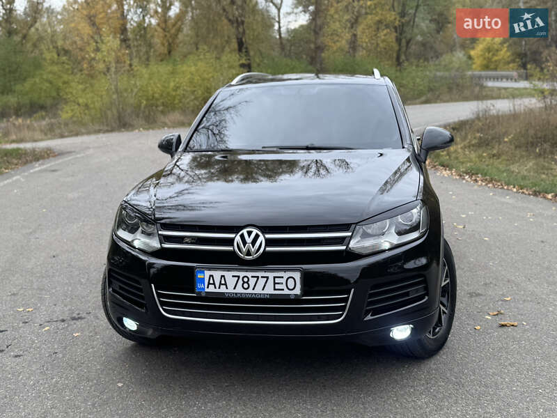 Внедорожник / Кроссовер Volkswagen Touareg 2012 в Звенигородке