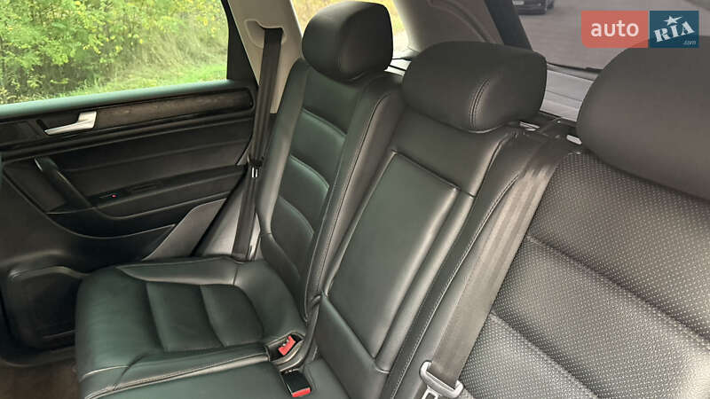 Внедорожник / Кроссовер Volkswagen Touareg 2012 в Звенигородке