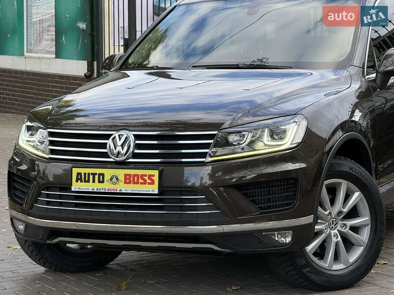 Внедорожник / Кроссовер Volkswagen Touareg 2016 в Николаеве
