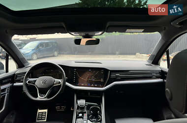 Внедорожник / Кроссовер Volkswagen Touareg 2022 в 