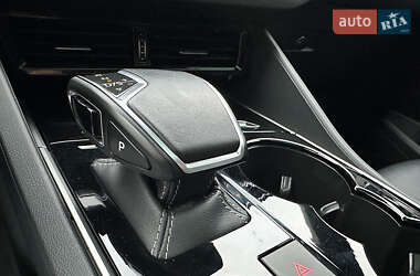 Внедорожник / Кроссовер Volkswagen Touareg 2022 в 