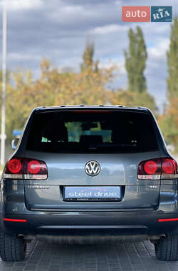 Внедорожник / Кроссовер Volkswagen Touareg 2005 в 