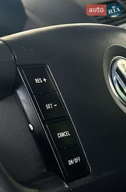 Внедорожник / Кроссовер Volkswagen Touareg 2005 в 