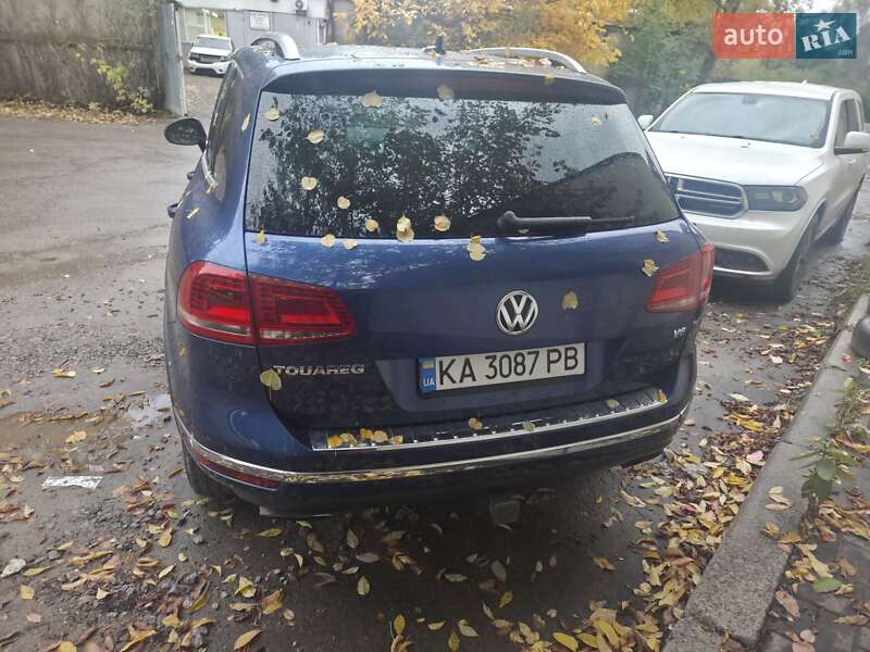 Внедорожник / Кроссовер Volkswagen Touareg 2016 в Киеве