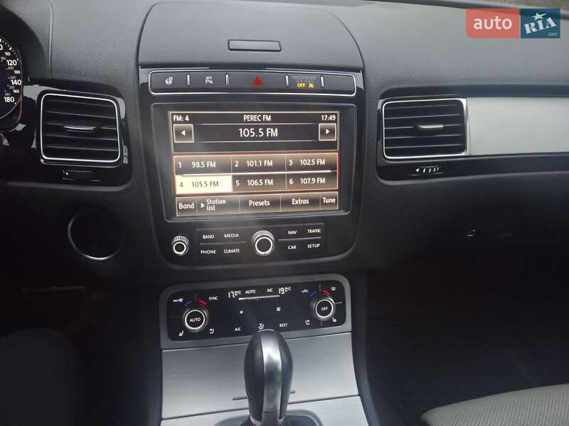 Внедорожник / Кроссовер Volkswagen Touareg 2016 в Киеве