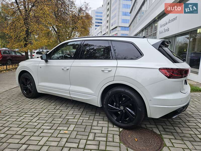 Позашляховик / Кросовер Volkswagen Touareg 2024 в Києві фото 11 Позашляховик / Кросовер Volkswagen Touareg 2024 в Києві