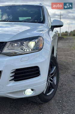 Внедорожник / Кроссовер Volkswagen Touareg 2013 в 