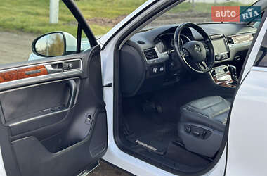 Внедорожник / Кроссовер Volkswagen Touareg 2013 в 