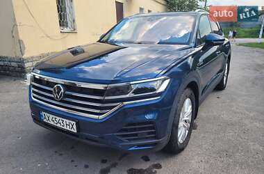 Позашляховик / Кросовер Volkswagen Touareg 2020 в Києві
