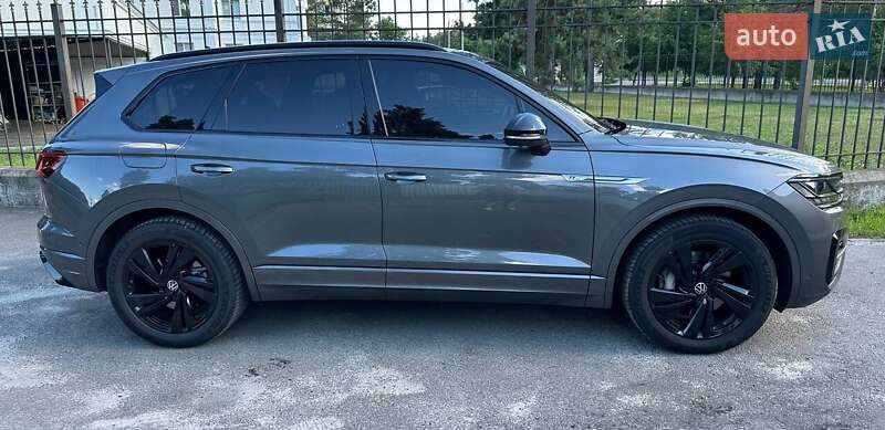 Внедорожник / Кроссовер Volkswagen Touareg 2021 в 