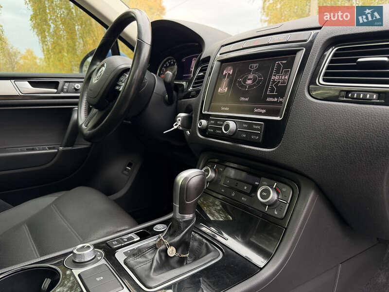 Внедорожник / Кроссовер Volkswagen Touareg 2017 в Лубнах