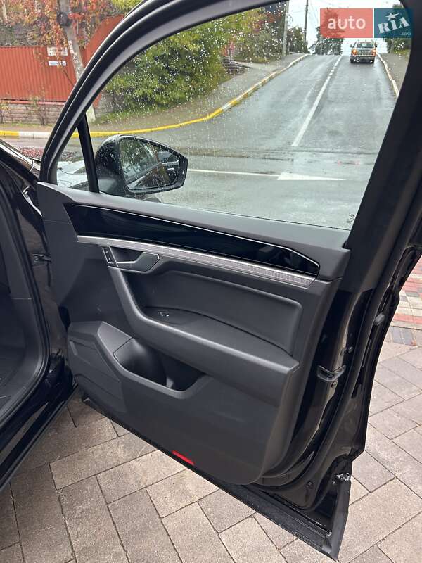 Позашляховик / Кросовер Volkswagen Touareg 2019 в Києві фото 23 Позашляховик / Кросовер Volkswagen Touareg 2019 в Києві