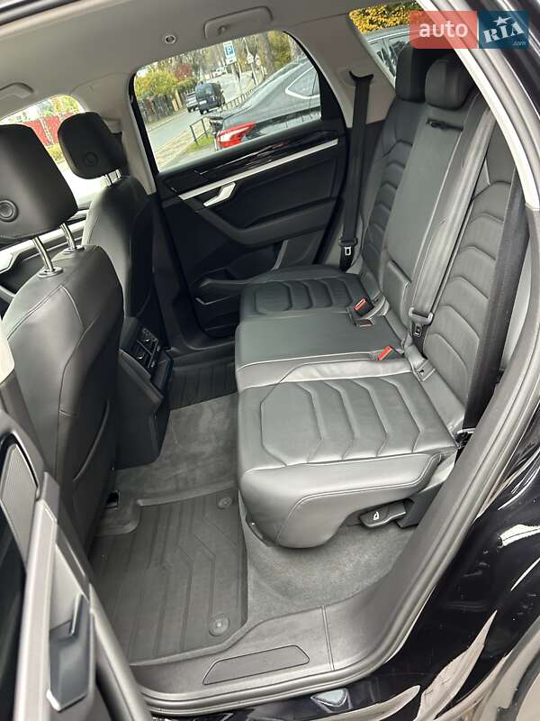 Позашляховик / Кросовер Volkswagen Touareg 2019 в Києві фото 32 Позашляховик / Кросовер Volkswagen Touareg 2019 в Києві