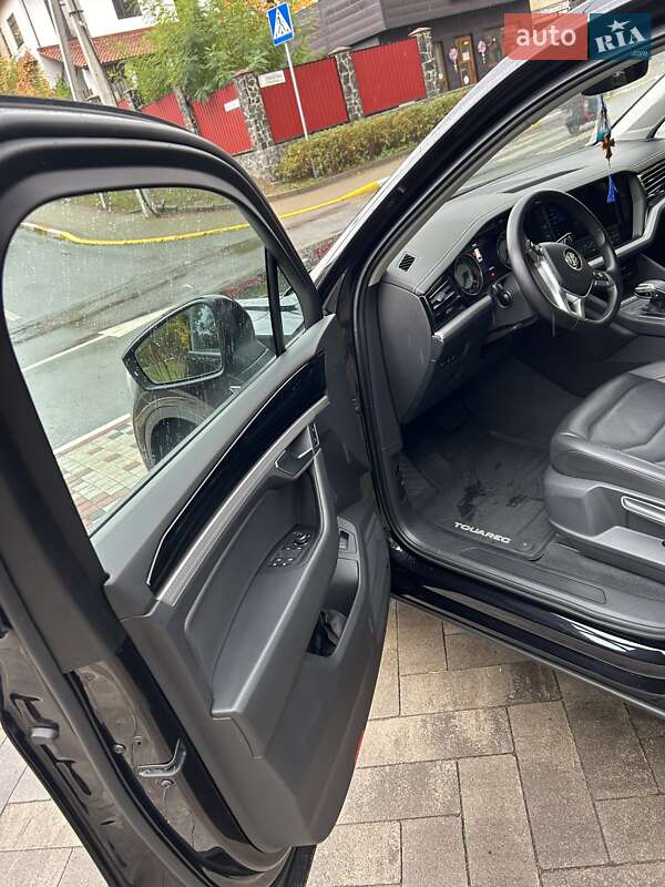 Позашляховик / Кросовер Volkswagen Touareg 2019 в Києві фото 27 Позашляховик / Кросовер Volkswagen Touareg 2019 в Києві