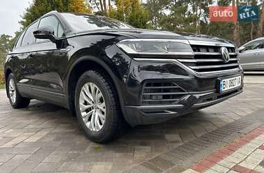 Внедорожник / Кроссовер Volkswagen Touareg 2019 в Киеве
