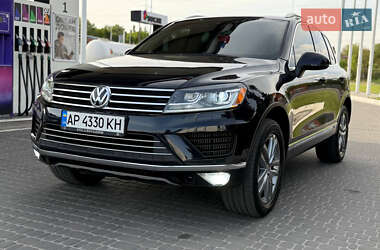Позашляховик / Кросовер Volkswagen Touareg 2015 в Краснограді