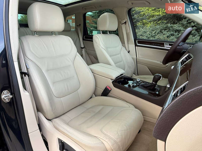 Внедорожник / Кроссовер Volkswagen Touareg 2015 в Краснограде фото 6 Внедорожник / Кроссовер Volkswagen Touareg 2015 в Краснограде