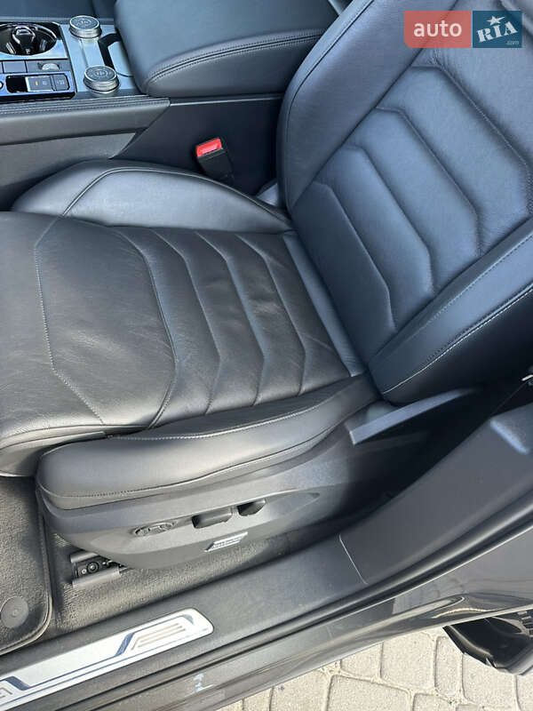 Внедорожник / Кроссовер Volkswagen Touareg 2019 в Днепре фото 11 Внедорожник / Кроссовер Volkswagen Touareg 2019 в Днепре