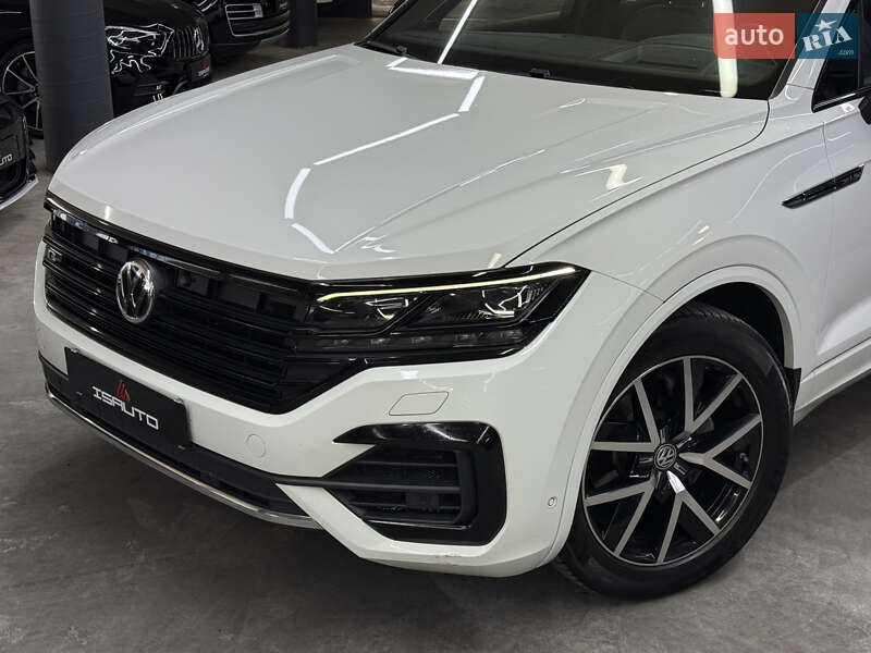 Позашляховик / Кросовер Volkswagen Touareg 2019 в Одесі