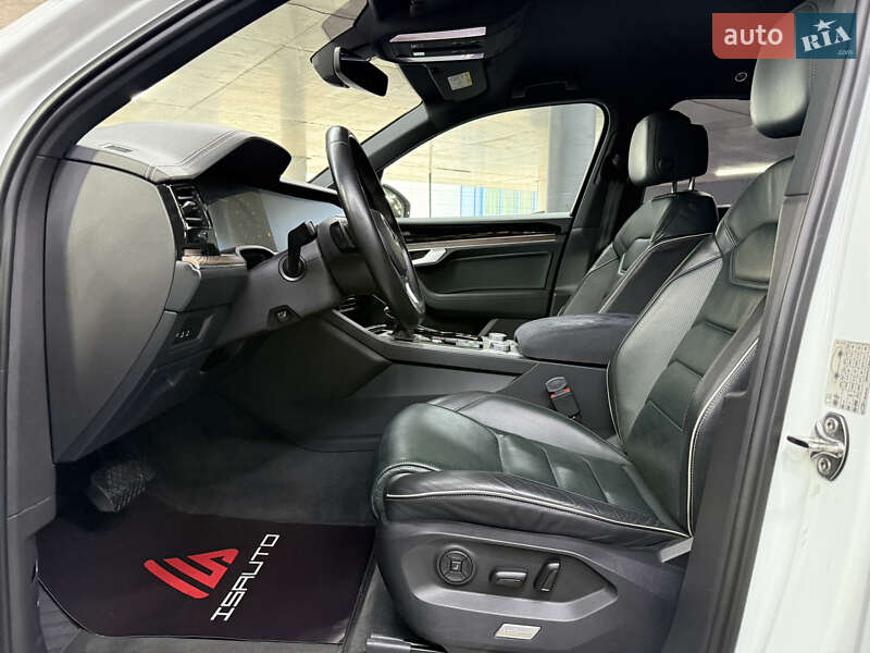 Позашляховик / Кросовер Volkswagen Touareg 2019 в Одесі