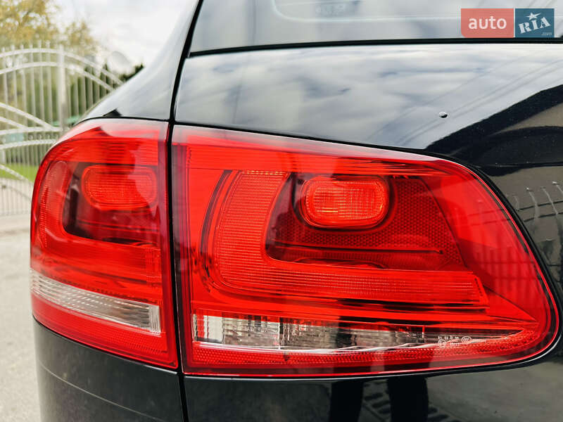 Внедорожник / Кроссовер Volkswagen Touareg 2015 в Грушево